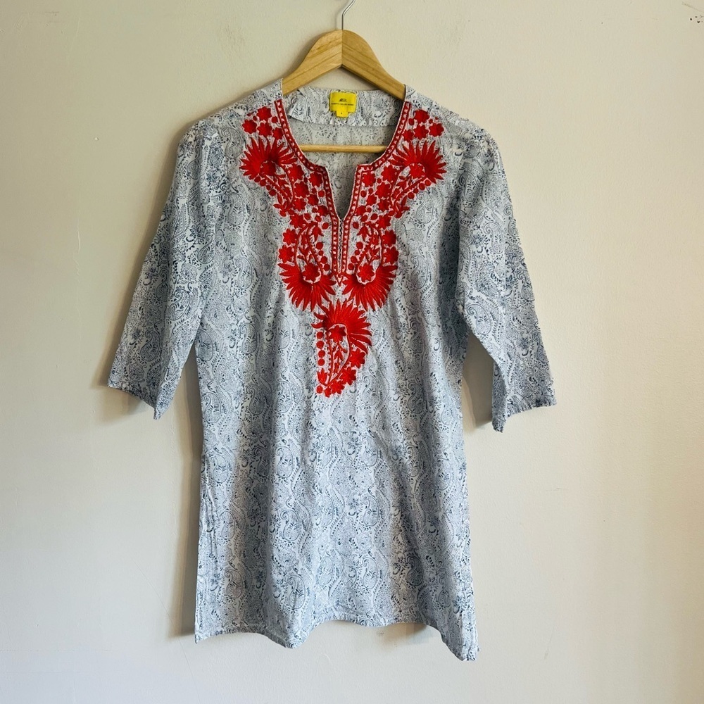Roller Rabbit Embroidered Tunic Size Small Blue - Picture 2 of 10
